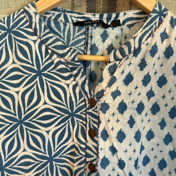 Amari beach cover up/tunic size L fun tassels at hemline - Picture 5 of 7